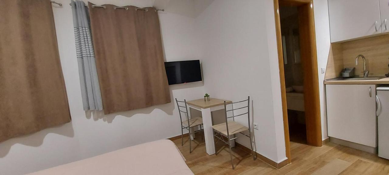 נאום Apartmani Barka מראה חיצוני תמונה
